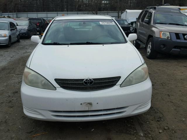 4T1BE30K62U569018 - 2002 TOYOTA CAMRY LE WHITE photo 10