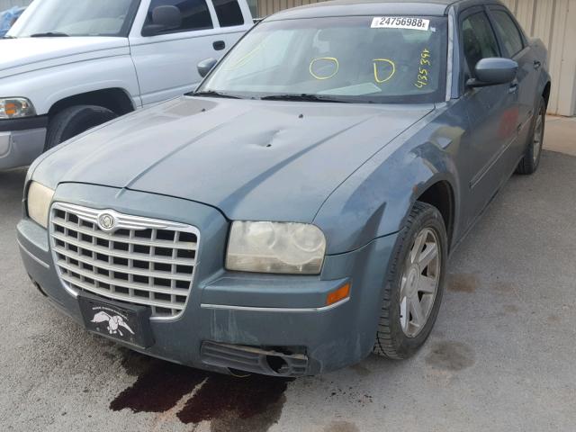 2C3JA53G55H143539 - 2005 CHRYSLER 300 TOURIN GRAY photo 2