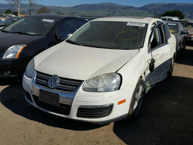 3VWRZ71K78M089061 - 2008 VOLKSWAGEN JETTA SE WHITE photo 2