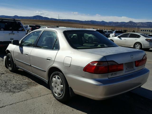 1HGCG5543XA041777 - 1999 HONDA ACCORD LX SILVER photo 3