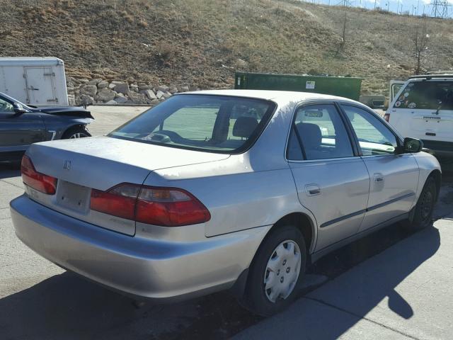 1HGCG5543XA041777 - 1999 HONDA ACCORD LX SILVER photo 4