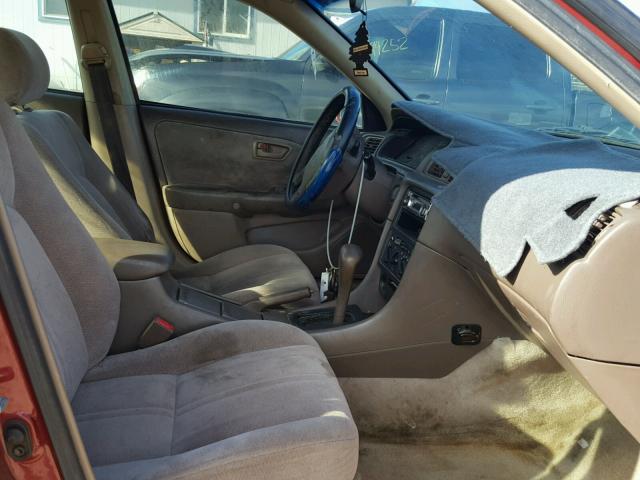 JT2BG22K9V0065086 - 1997 TOYOTA CAMRY LE RED photo 5