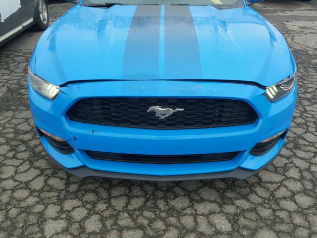1FA6P8AMXH5217825 - 2017 FORD MUSTANG BLUE photo 9