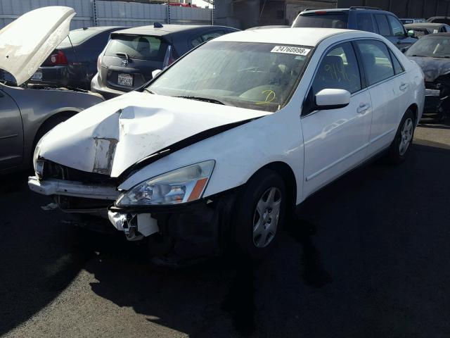 1HGCM56435A194017 - 2005 HONDA ACCORD LX WHITE photo 2