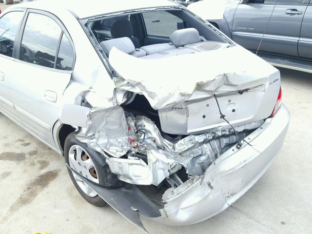 KMHDN46D05U031877 - 2005 HYUNDAI ELANTRA GL SILVER photo 9