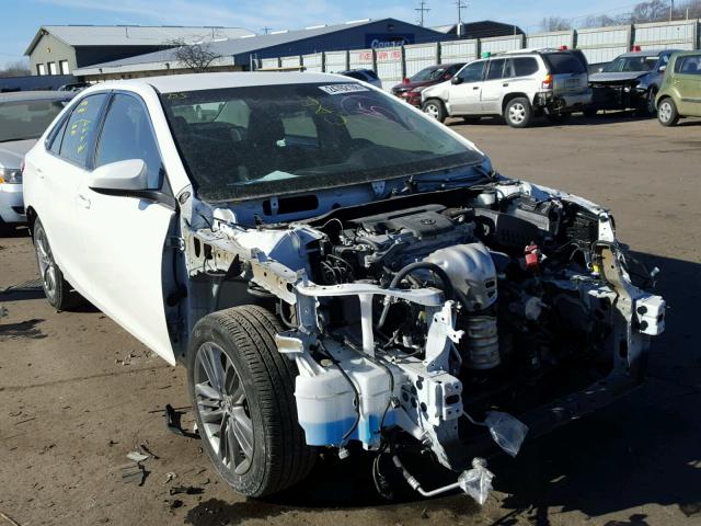 4T1BF1FK2HU296340 - 2017 TOYOTA CAMRY LE WHITE photo 1