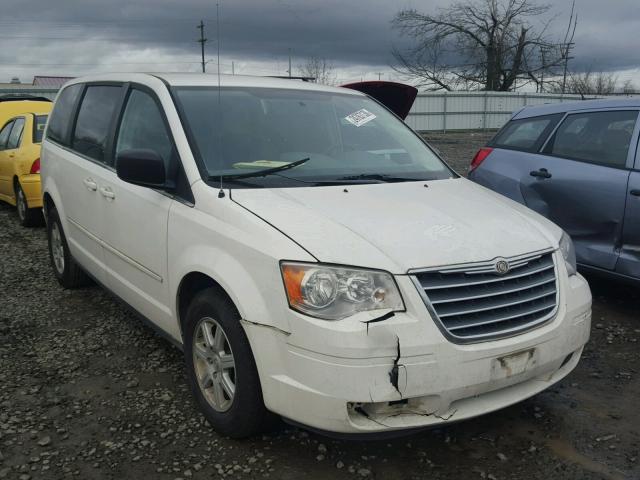 2A4RR2D11AR392208 - 2010 CHRYSLER TOWN & COU WHITE photo 1