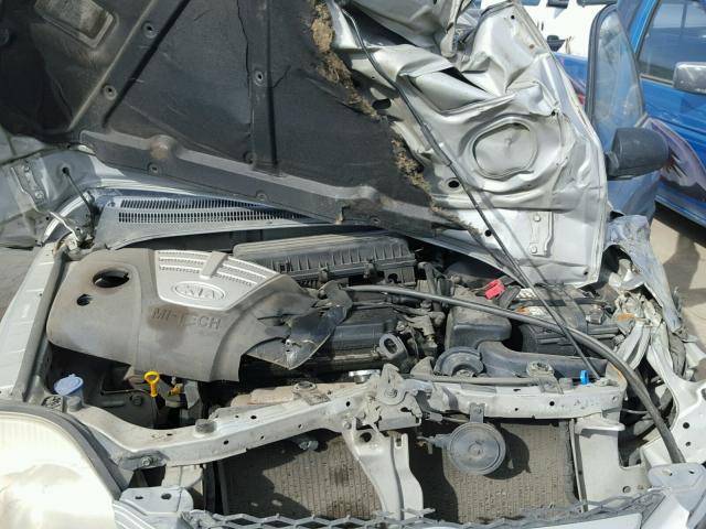 KNADC125856378608 - 2005 KIA RIO SILVER photo 7