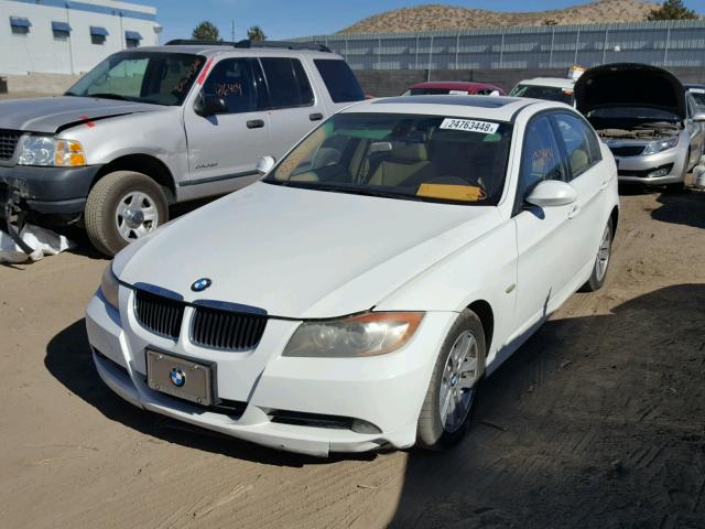 WBAVA37527NE26095 - 2007 BMW 328 I WHITE photo 2