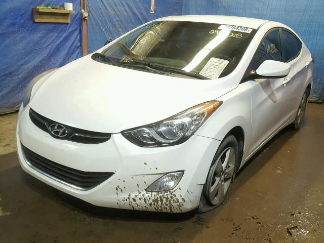 5NPDH4AE2CH065502 - 2012 HYUNDAI ELANTRA GL WHITE photo 2