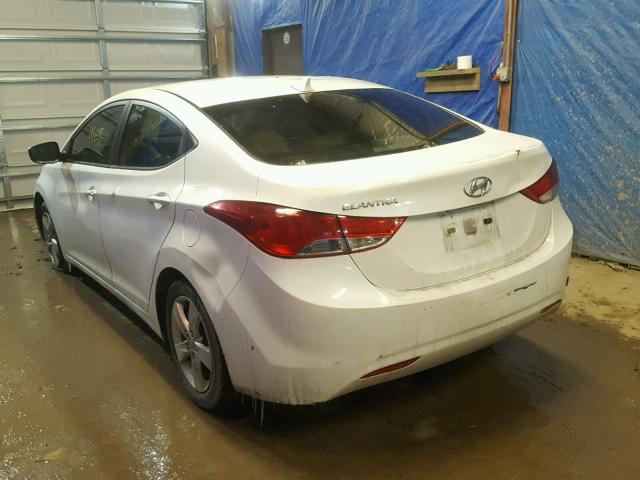 5NPDH4AE2CH065502 - 2012 HYUNDAI ELANTRA GL WHITE photo 3