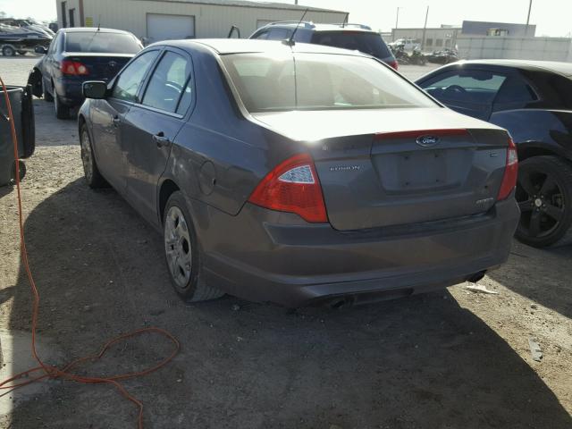 3FAHP0HG5BR252044 - 2011 FORD FUSION SE GRAY photo 3