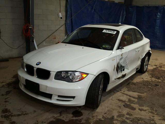 WBAUP935X8VF48062 - 2008 BMW 128 I WHITE photo 2