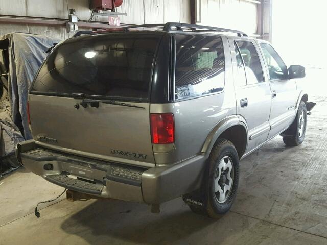 1GNDT13W82K128693 - 2002 CHEVROLET BLAZER SILVER photo 4