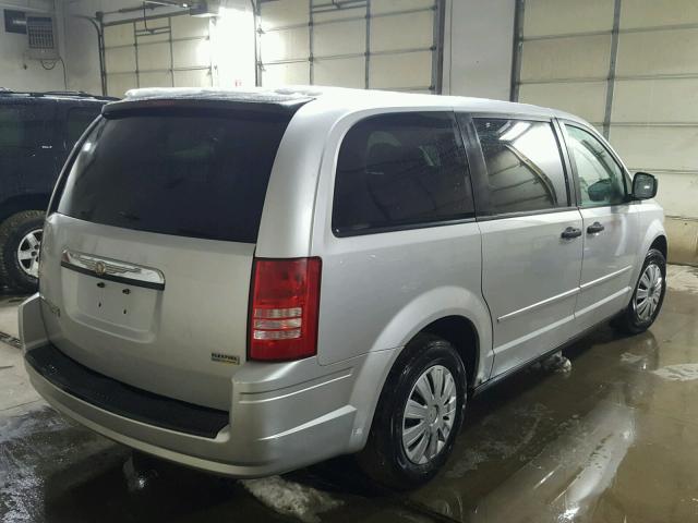 2A8HR44HX8R139420 - 2008 CHRYSLER TOWN & COU SILVER photo 4