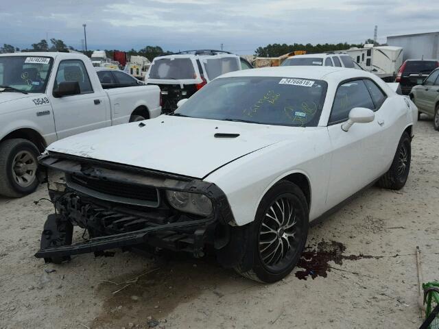 2C3CDYAG0DH724966 - 2013 DODGE CHALLENGER WHITE photo 2