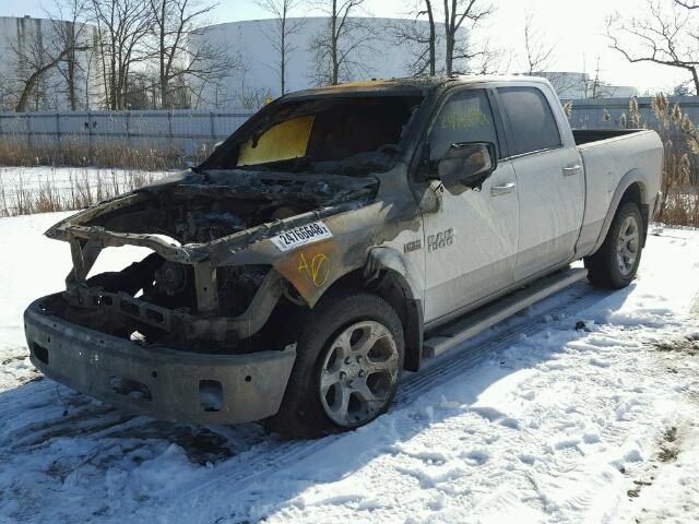 1C6RR7VT0GS180126 - 2016 RAM 1500 LARAM WHITE photo 2