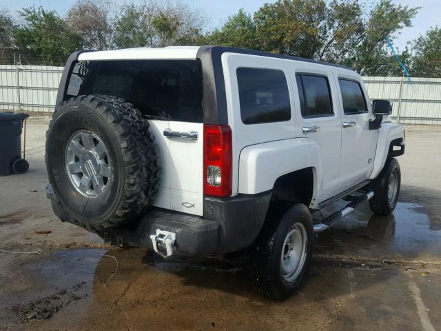 5GTDN13E778122116 - 2007 HUMMER H3 WHITE photo 4