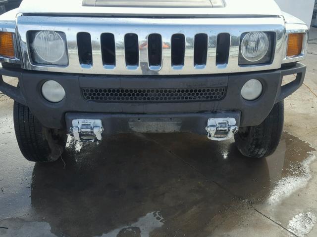 5GTDN13E778122116 - 2007 HUMMER H3 WHITE photo 9