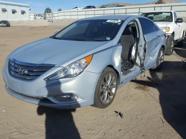 5NPEC4AC2CH443819 - 2012 HYUNDAI SONATA SE BLUE photo 2