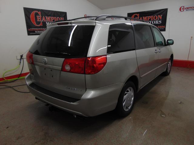 5TDKK4CC9AS328497 - 2010 TOYOTA SIENNA CE SILVER photo 3