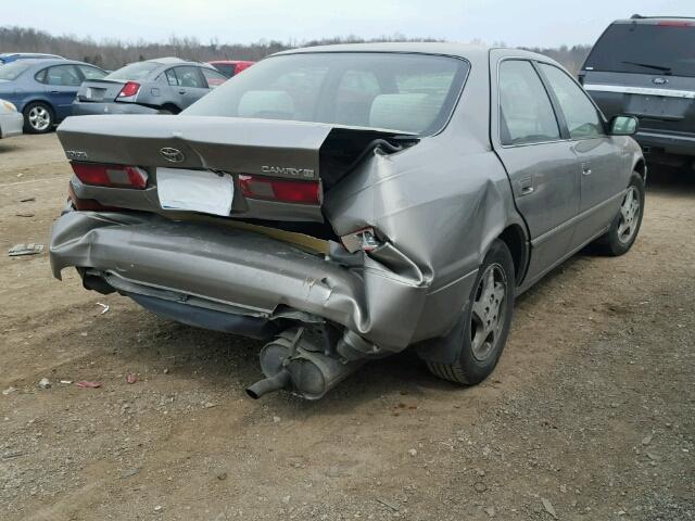 4T1BG22KXWU347184 - 1998 TOYOTA CAMRY CE GRAY photo 4