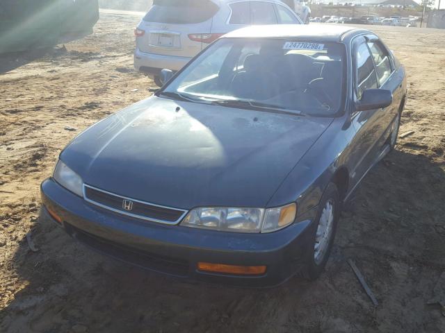 1HGCD5637TA273890 - 1996 HONDA ACCORD LX GREEN photo 2