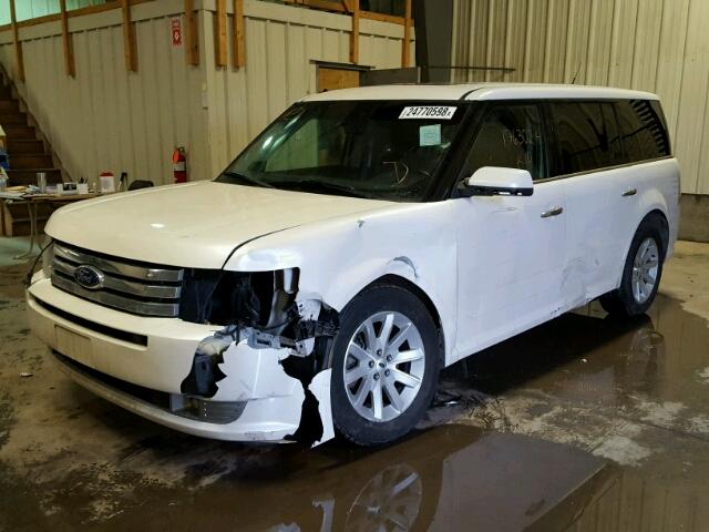 2FMEK62C59BA03882 - 2009 FORD FLEX SEL WHITE photo 2