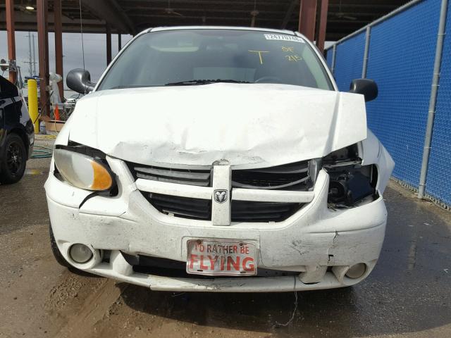 2D8GP44L85R562040 - 2005 DODGE GRAND CARA WHITE photo 9