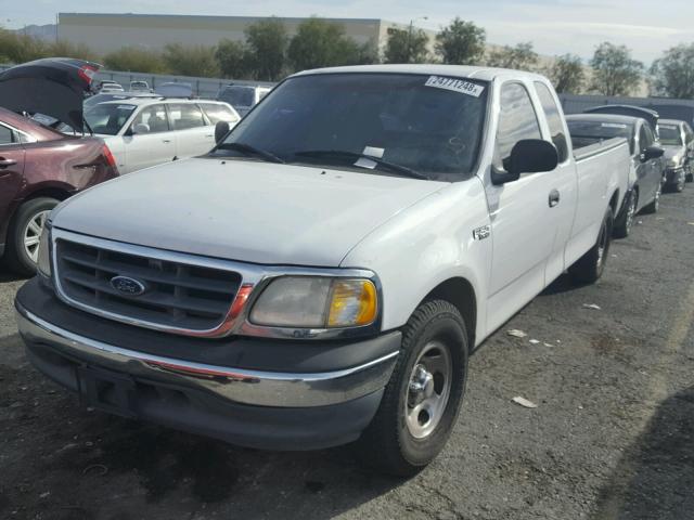 1FTZX1728YKB46985 - 2000 FORD F150 WHITE photo 2