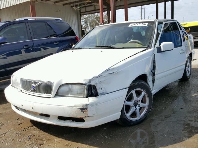 YV1LS61J4Y2663566 - 2000 VOLVO S70 BASE WHITE photo 2