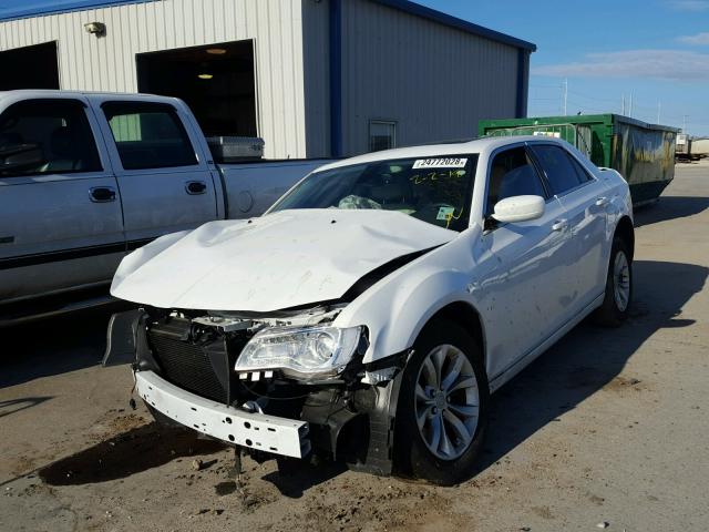 2C3CCAAG3GH235525 - 2016 CHRYSLER 300 LIMITE WHITE photo 2