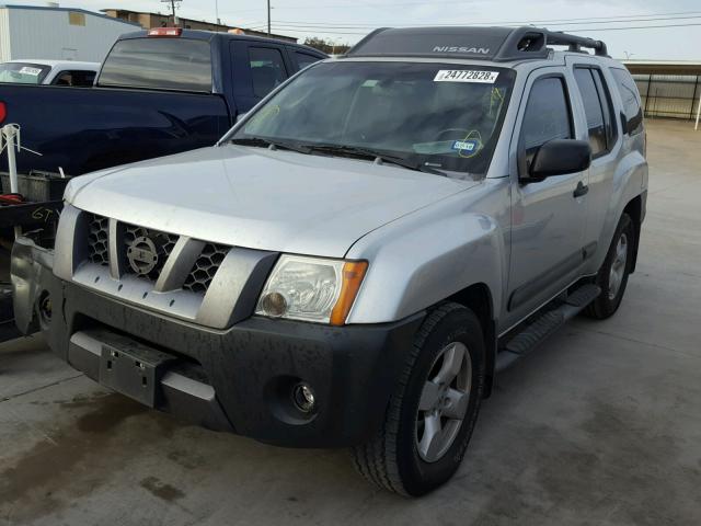 5N1AN08U75C622965 - 2005 NISSAN XTERRA OFF GRAY photo 2