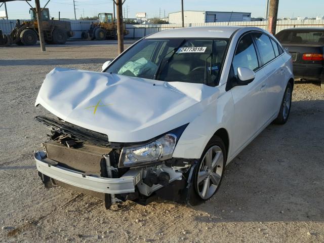 1G1PE5SB1F7137405 - 2015 CHEVROLET CRUZE LT WHITE photo 2