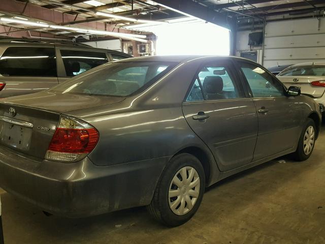 JTDBE32K253033212 - 2005 TOYOTA CAMRY LE SILVER photo 4