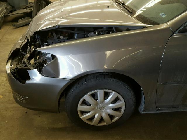 JTDBE32K253033212 - 2005 TOYOTA CAMRY LE SILVER photo 9