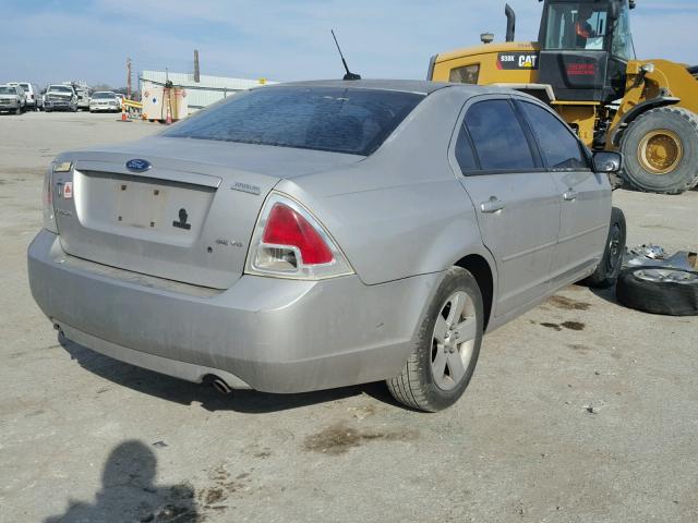 3FAHP07108R188811 - 2008 FORD FUSION SE SILVER photo 4