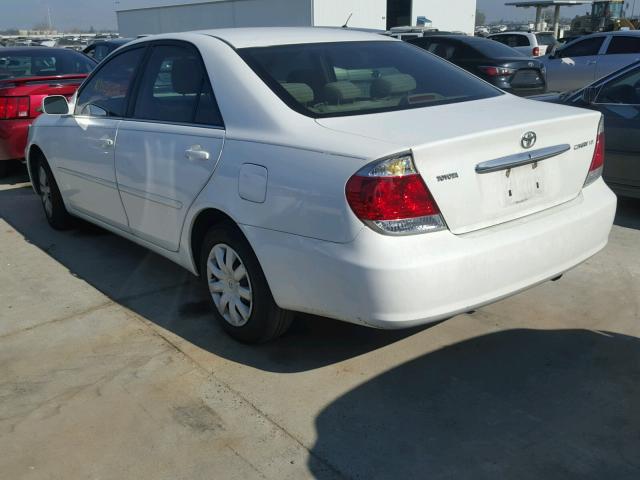 4T1BE32K75U429612 - 2005 TOYOTA CAMRY LE WHITE photo 3