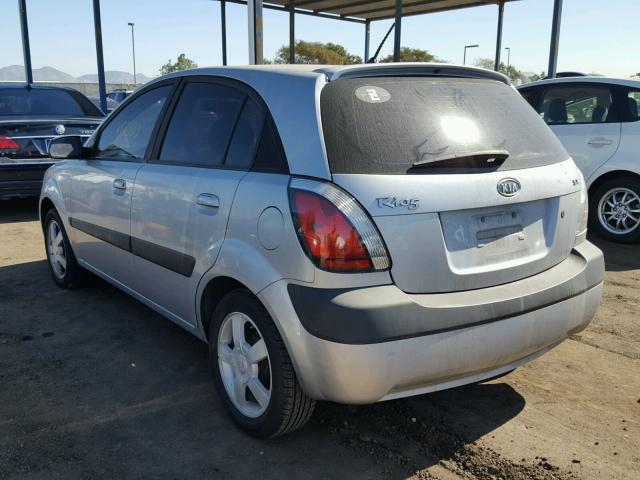 KNADE163866059844 - 2006 KIA RIO 5 SILVER photo 3