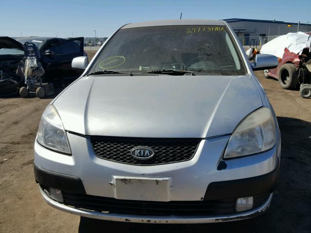 KNADE163866059844 - 2006 KIA RIO 5 SILVER photo 9