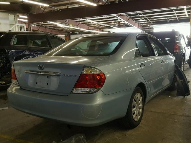 4T1BE32K15U609541 - 2005 TOYOTA CAMRY LE BLUE photo 4