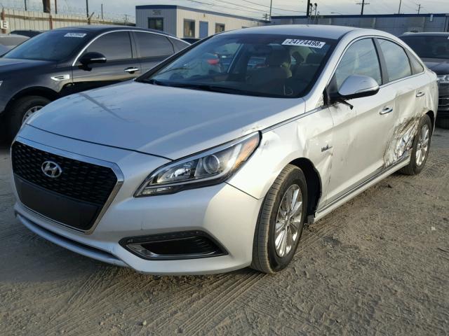 KMHE24L19GA040878 - 2016 HYUNDAI SONATA HYB SILVER photo 2