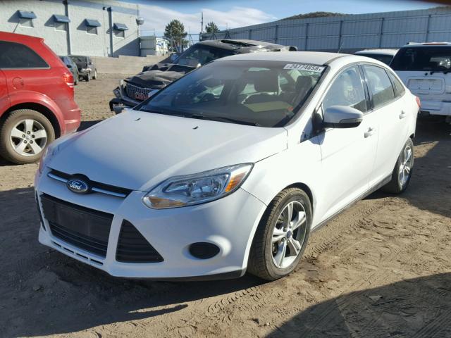 1FADP3F26EL452635 - 2014 FORD FOCUS SE WHITE photo 2