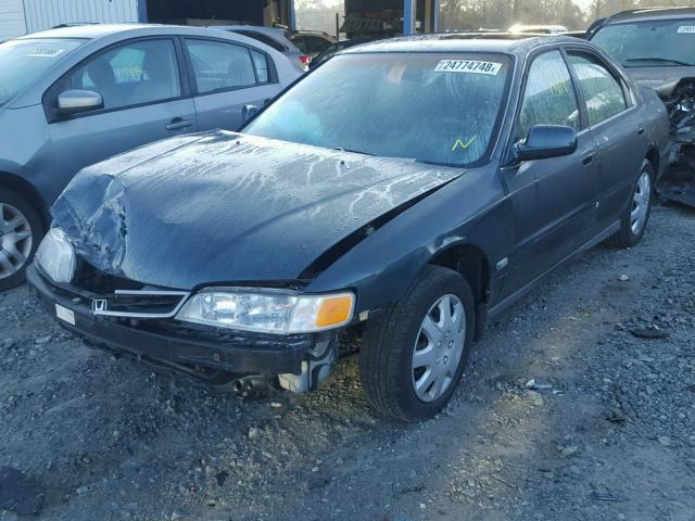 1HGCD5637TA159176 - 1996 HONDA ACCORD LX GREEN photo 2