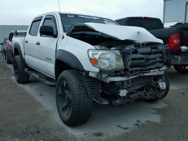 3TMJU62N09M082648 - 2009 TOYOTA TACOMA DOU WHITE photo 1