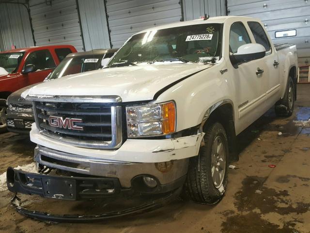 3GTU2YEJ7BG273432 - 2011 GMC SIERRA K15 WHITE photo 2