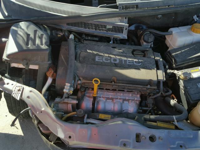 KL1TD56E39B391705 - 2009 CHEVROLET AVEO LS GRAY photo 7