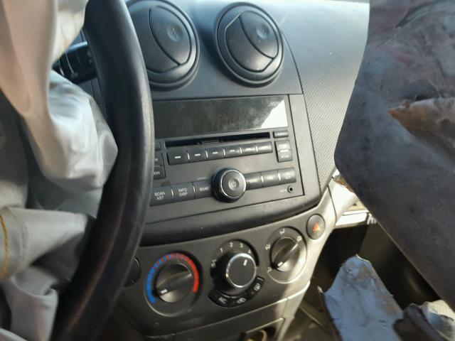 KL1TD56E39B391705 - 2009 CHEVROLET AVEO LS GRAY photo 9