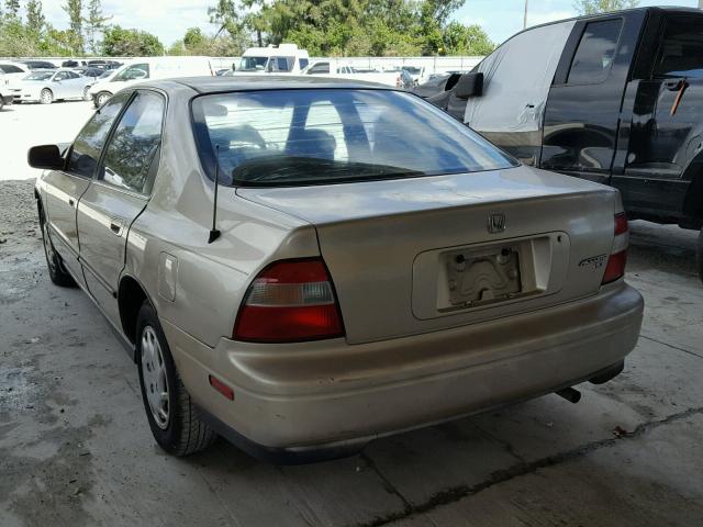 1HGCD5634RA153098 - 1994 HONDA ACCORD LX GOLD photo 3