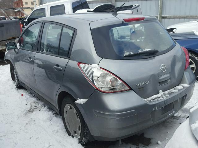 3N1BC13E38L387562 - 2008 NISSAN VERSA S GRAY photo 3